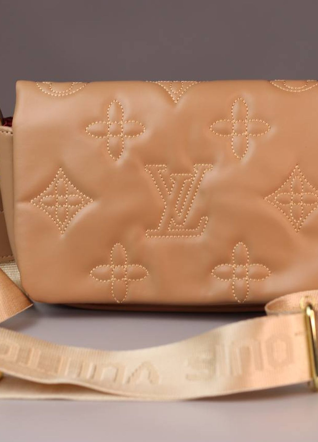 Сумка классическая с лого Louis Vuitton beige Vakko (260600191)