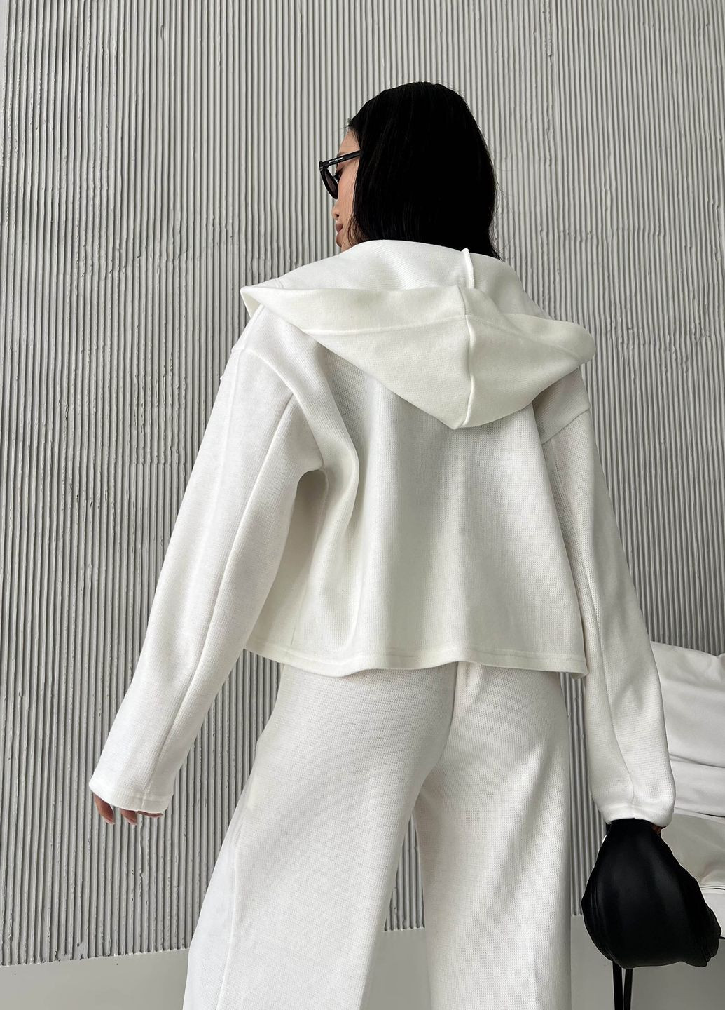Белый женский элегантный жакет черного цвета Jadone Fashion однотонный - демисезонный