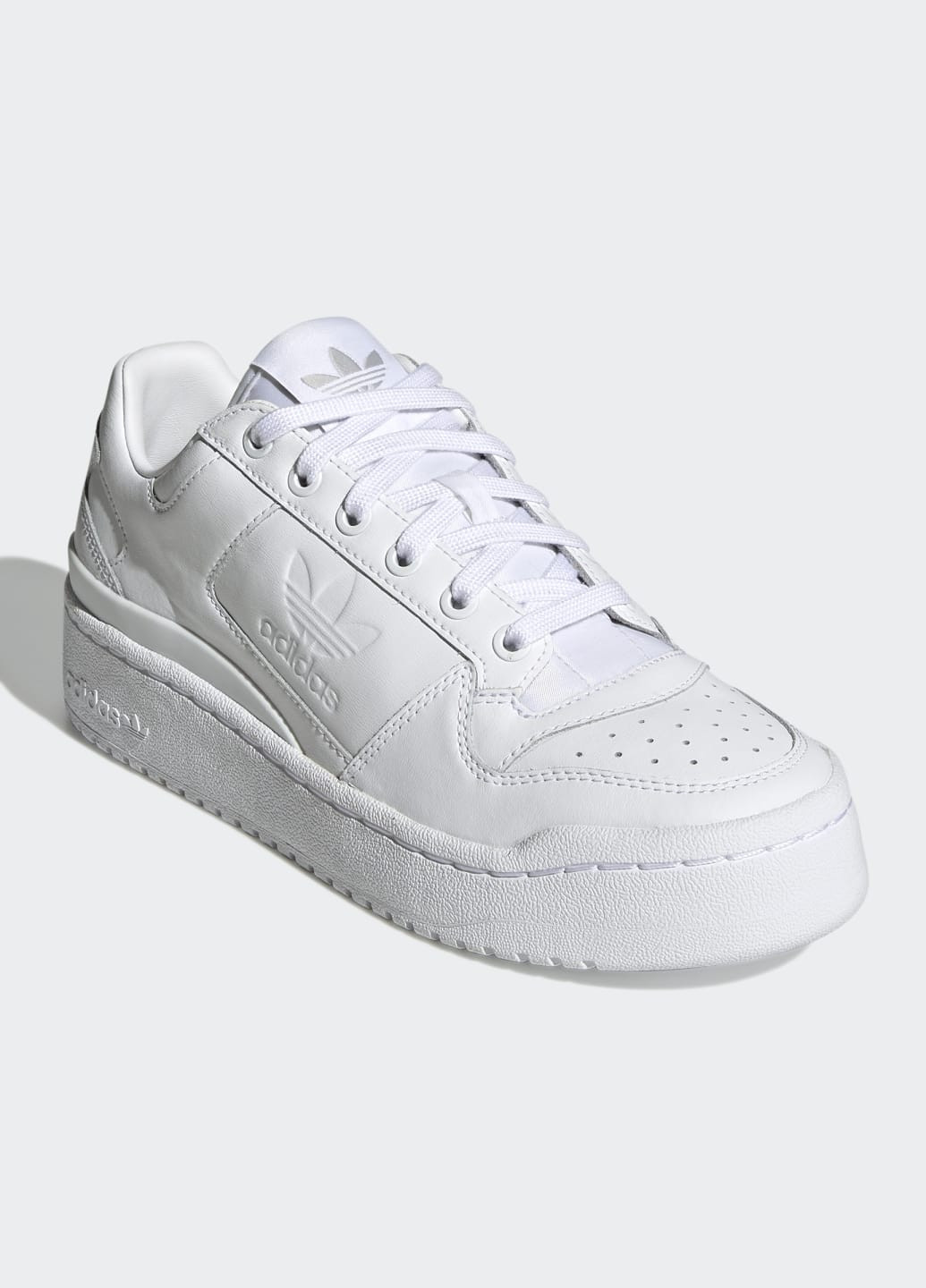 Білі всесезонні кросівки forum bold adidas