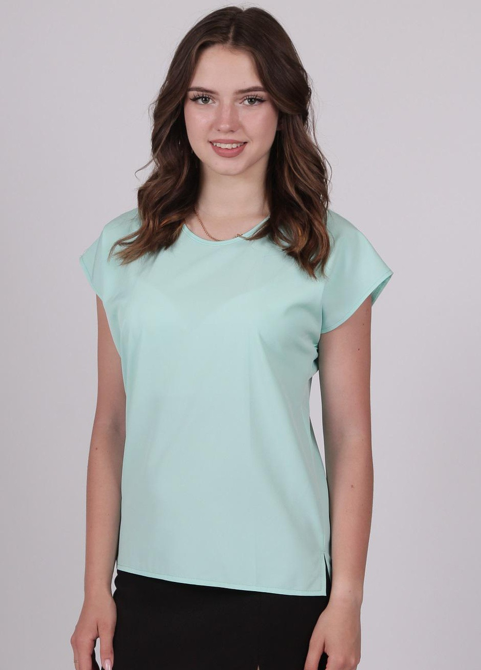 Світло-бірюзова блузка жіноча 0071 однотонна софт світло-бірюзова Актуаль