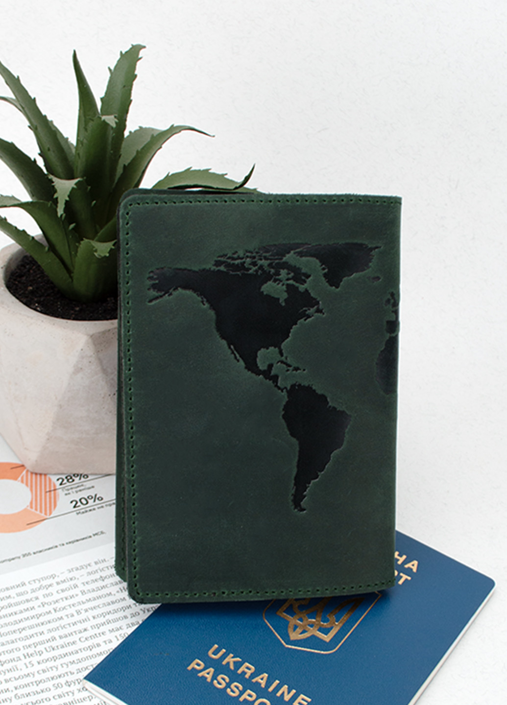 Обкладинка шкіряна на закордонний паспорт "Карта" (зелена) HandyCover (261406362)
