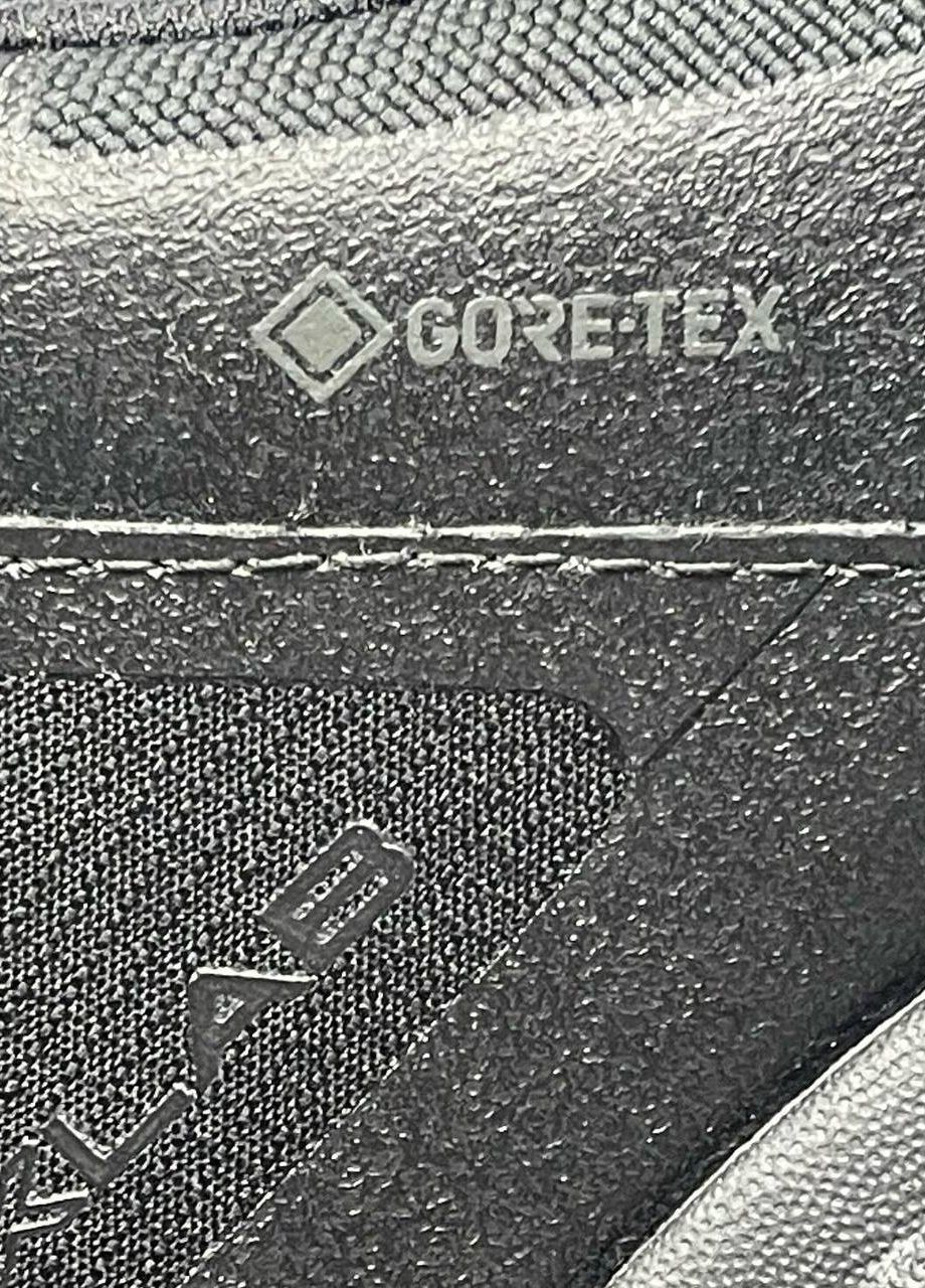 Чорні всесезонні кросівки gore-tex Deckers X Lab кросівки