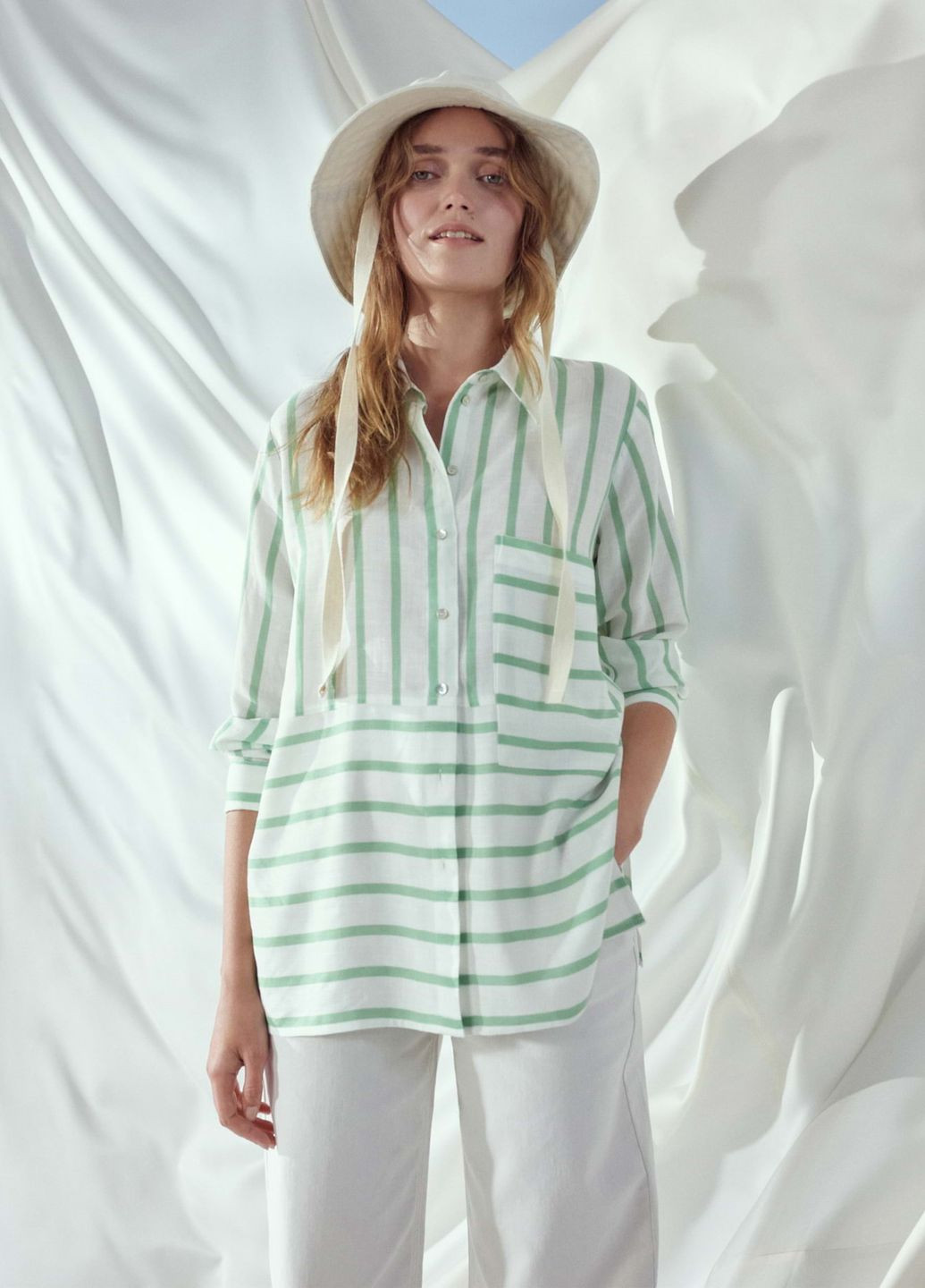 Сорочка жіноча в зелену смужку Біла Opus (263855472)