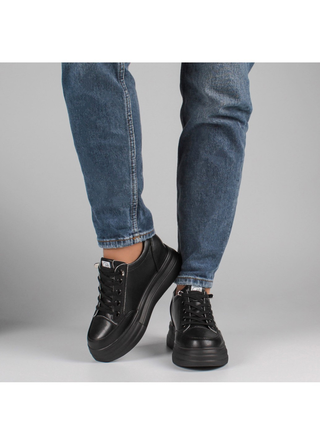 Чорні осінні жіночі кросівки 198907 Buts