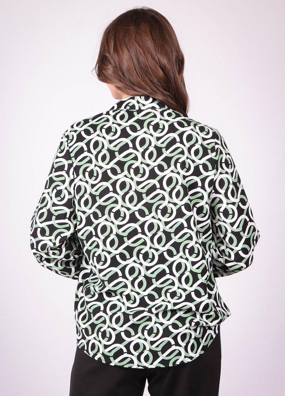 Черная демисезонная блузка женская 053 рисунок зеленый креп черная Актуаль