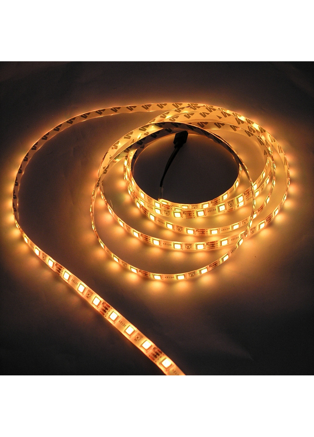 Стрічка LED 5050 світлодіодна 5 метрів гірлянда Світломузика блютуз на будь-які поверхні пульт Д/У від мережі No Brand (260661270)