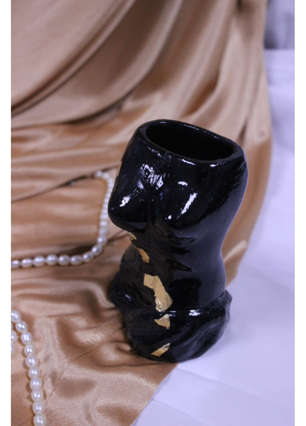 Декоративне кашпо Дама, чорна з поталлю Trensi (258330557)
