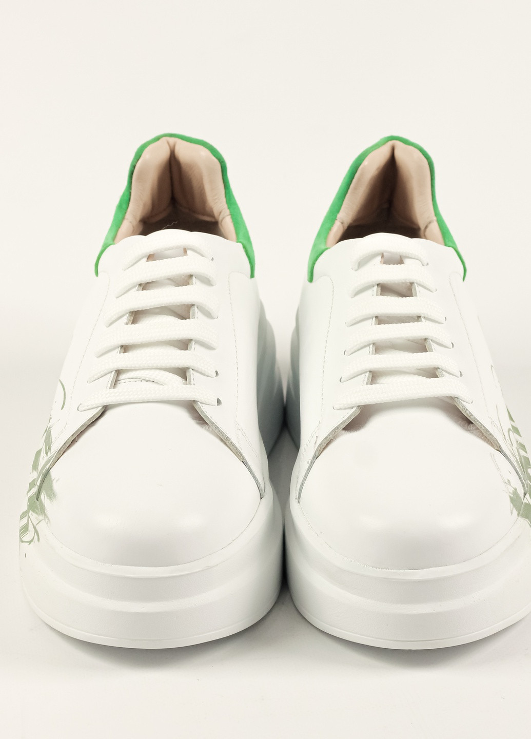 Білі всесезонні кросівки жіночі білі із зеленим Evromoda