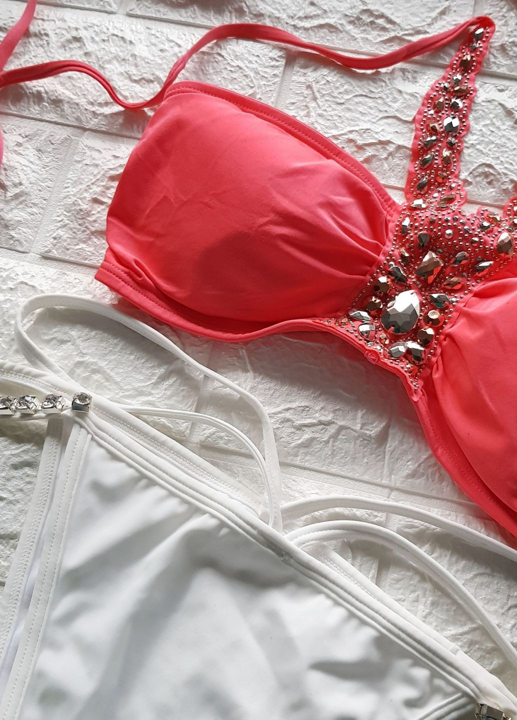 Кислотно-рожевий демісезонний купальник роздільний рожевий ліф і молочні трусики роздільний No Brand