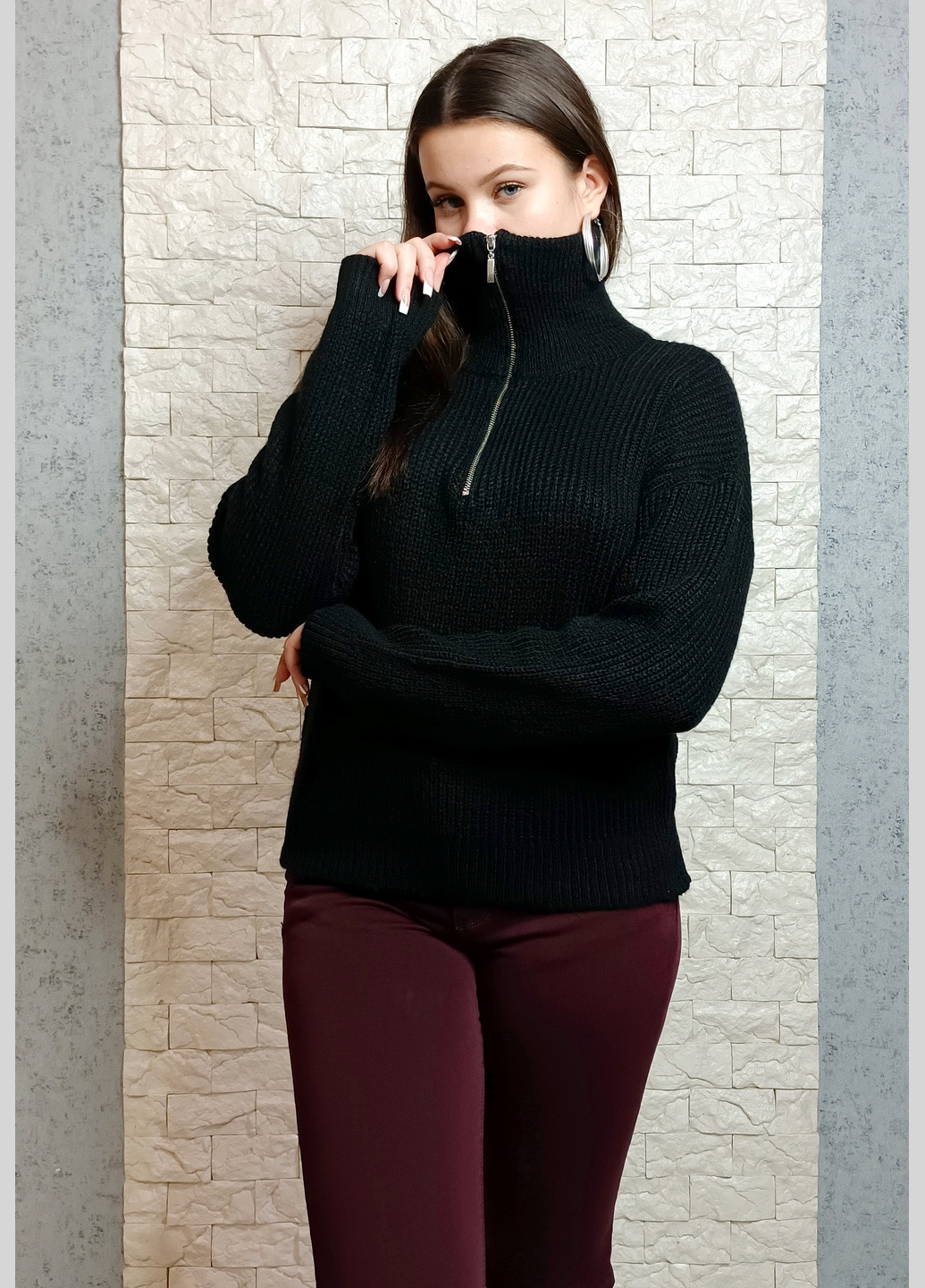 Чорний зимовий светр Bisou