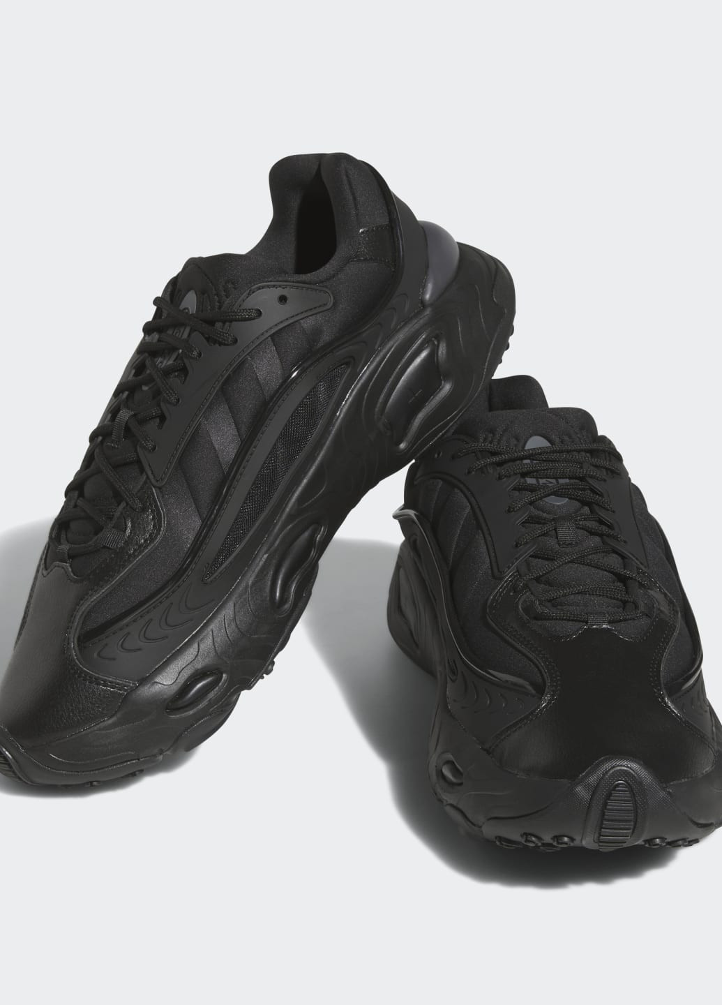 Черные всесезонные кроссовки oznova adidas