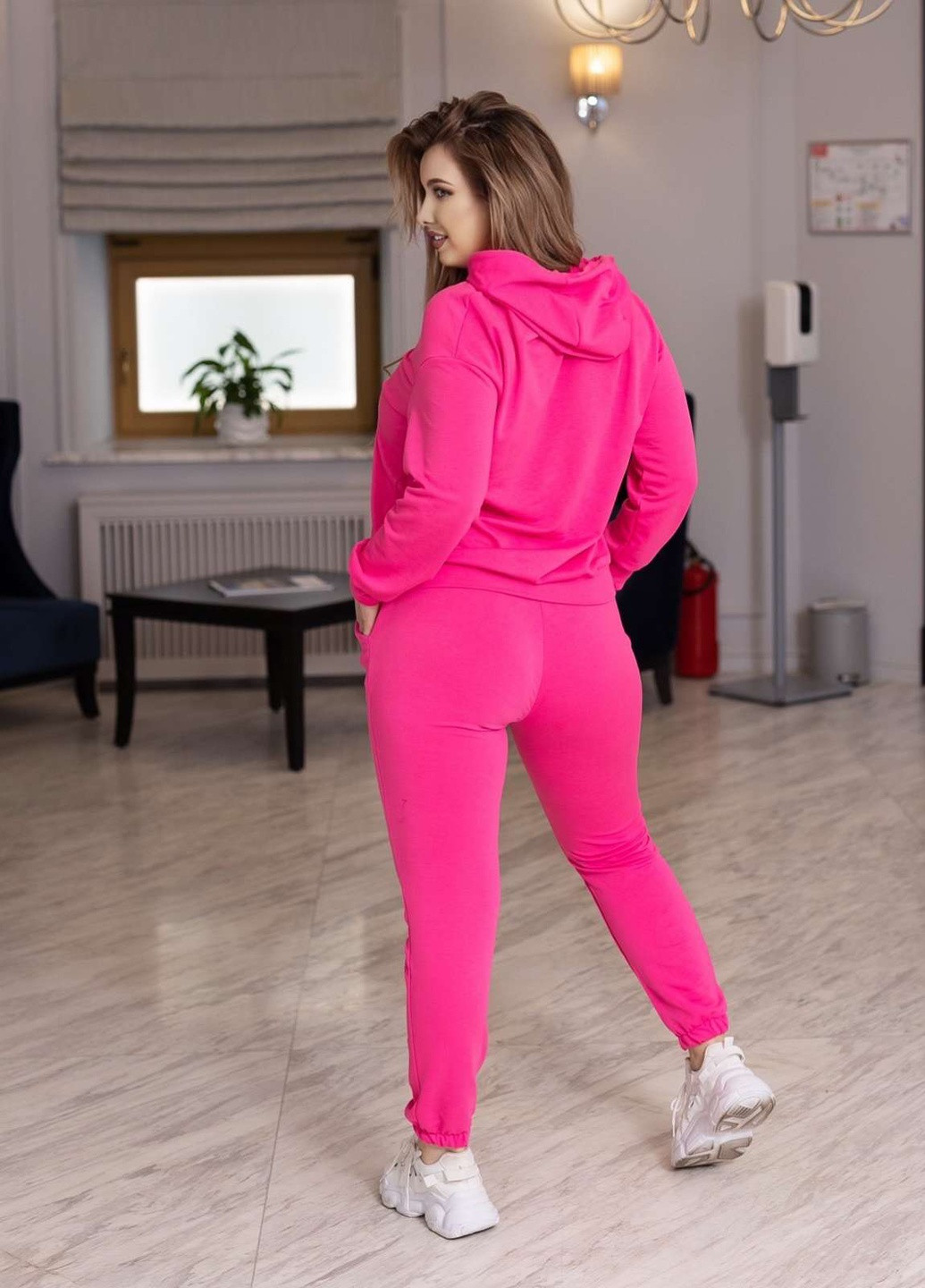 Женский спортивный костюм с жилеткой розового цвета р.4XL 52/54 379929 New Trend (258706181)