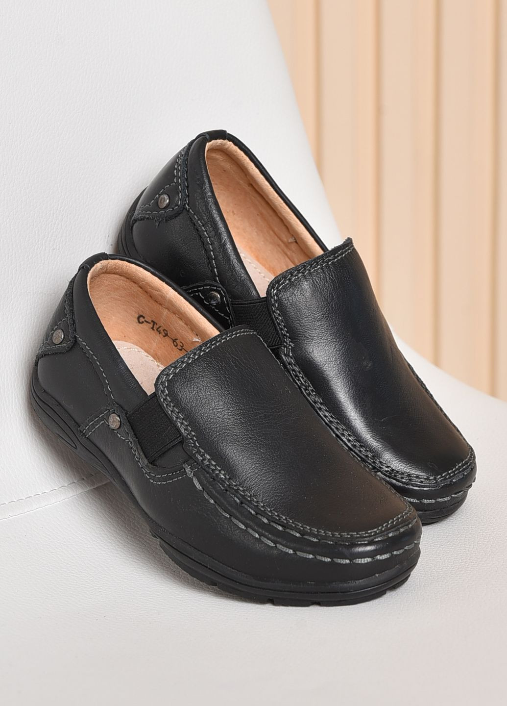 Черные туфли детские для мальчика черного цвета размер 26 без шнурков Let's Shop