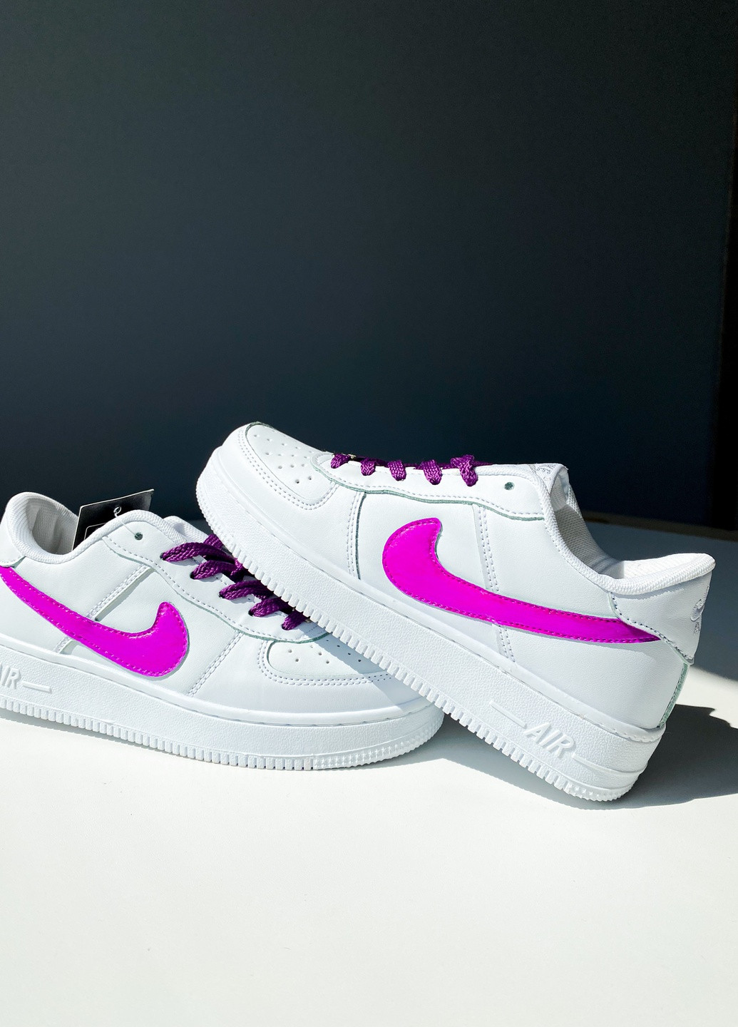 Белые демисезонные мужские кроссовки, белые с фиолетовым. (n023103-2-1) Nike Air Force Custom