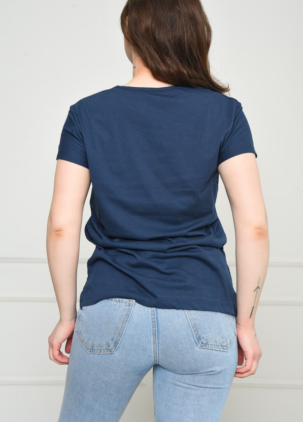 Темно-синяя летняя футболка женская темно-синего цвета Let's Shop