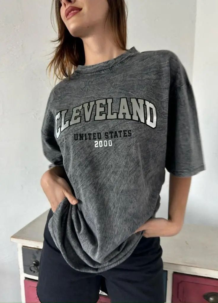 Сіра футболка туніка з надписом сріблом cleveland You Best