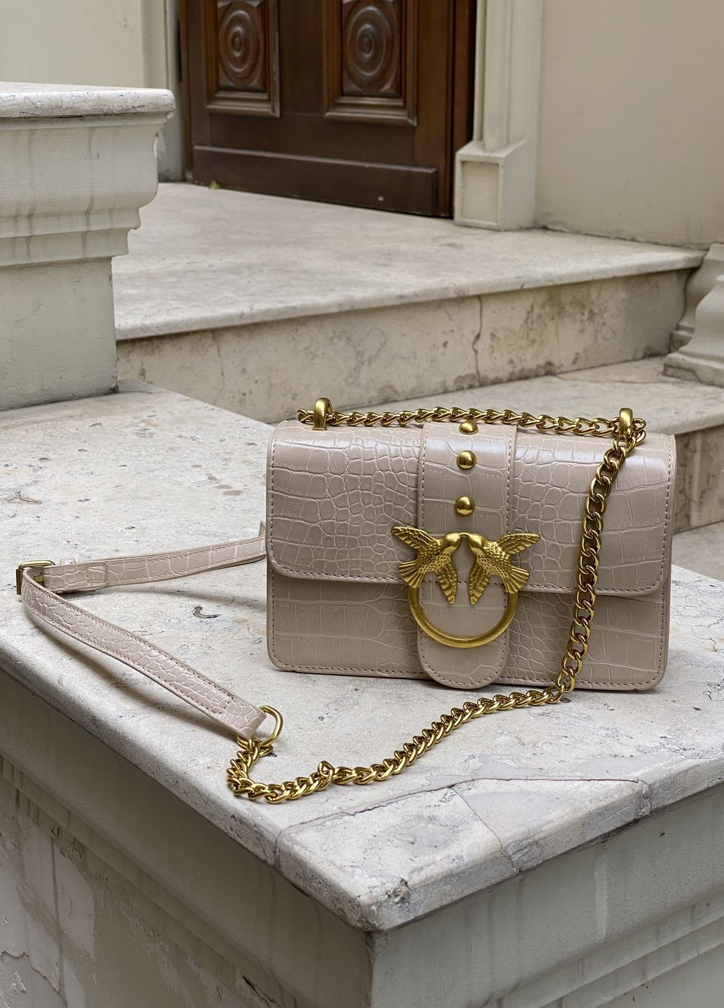 Жіноча сумка рептилія крос-боді з пташками бежева No Brand (262374488)