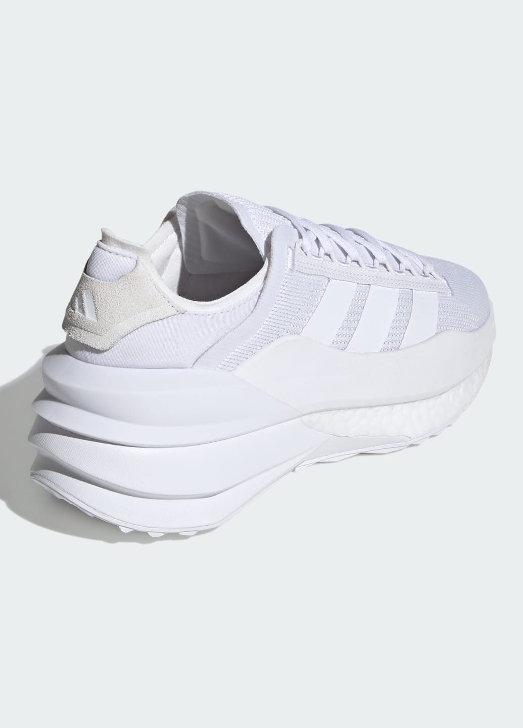 Белые всесезонные кроссовки avryn_x adidas
