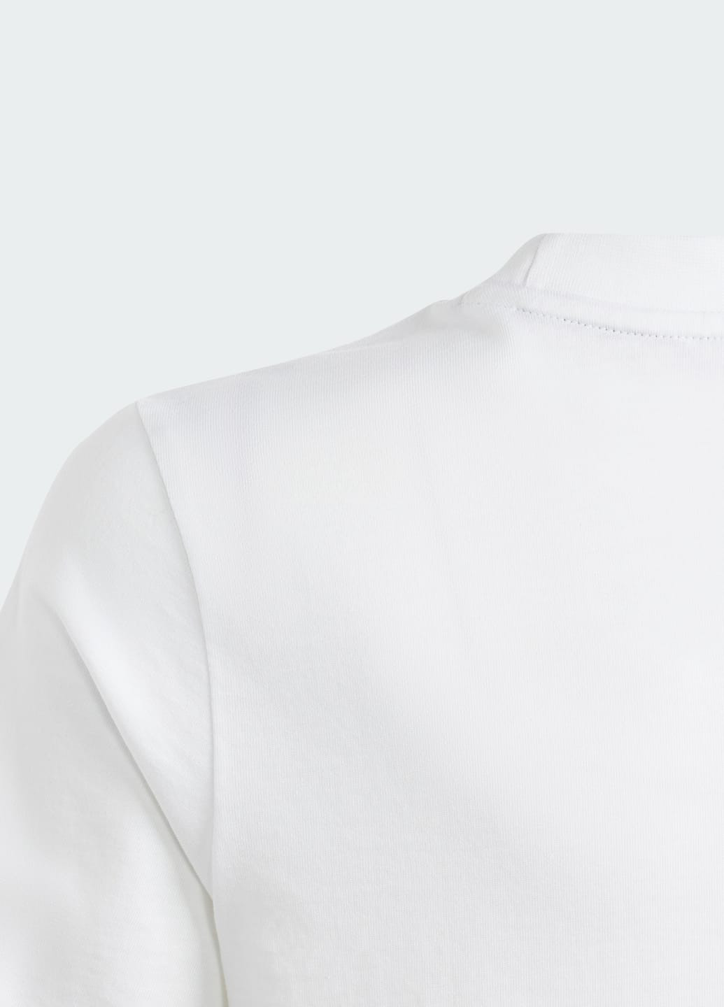 Белая демисезонная футболка essentials small logo cotton adidas