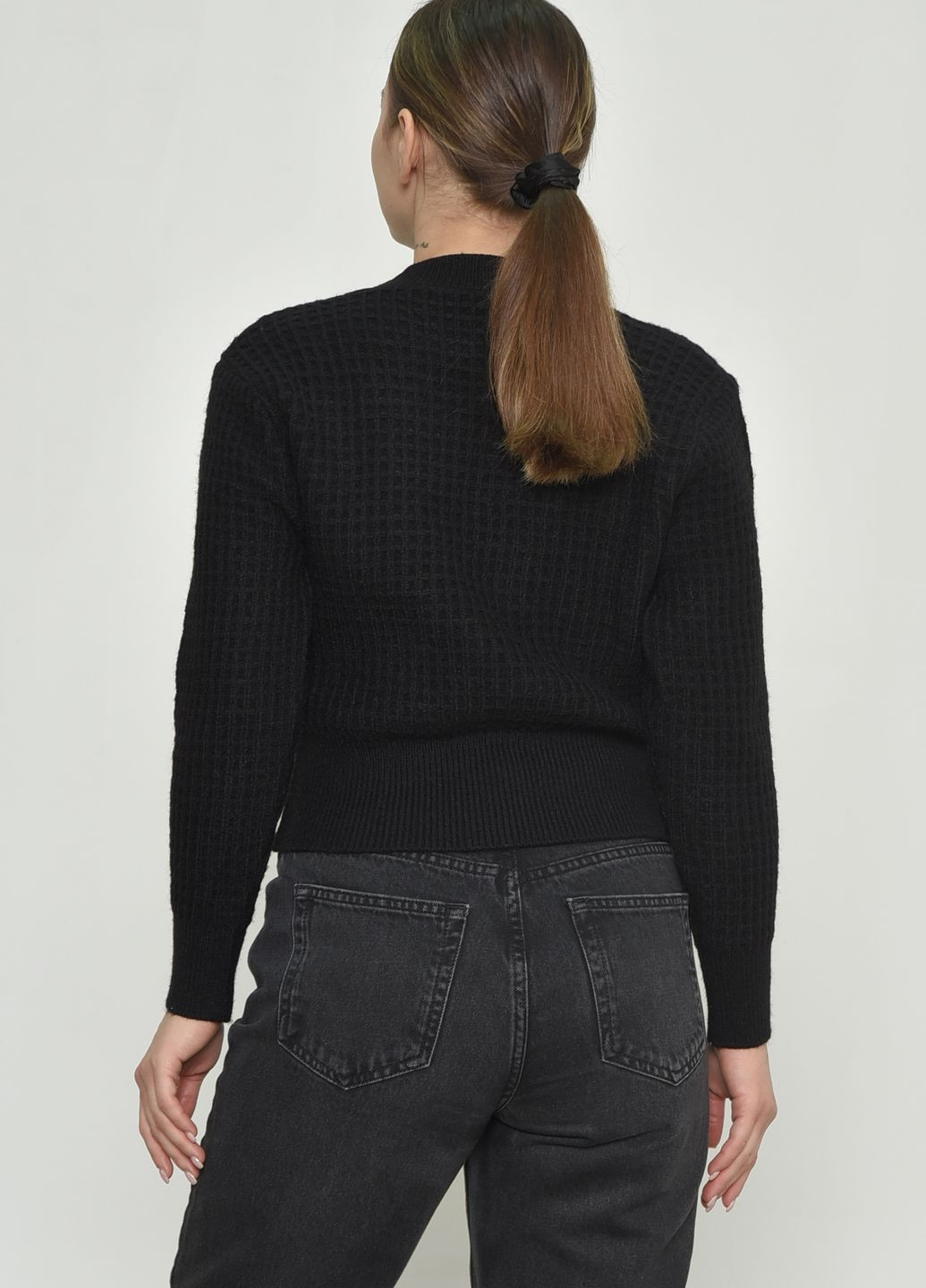 Чорний демісезонний светр жіночий чорного кольору розмір 46 джемпер Let's Shop