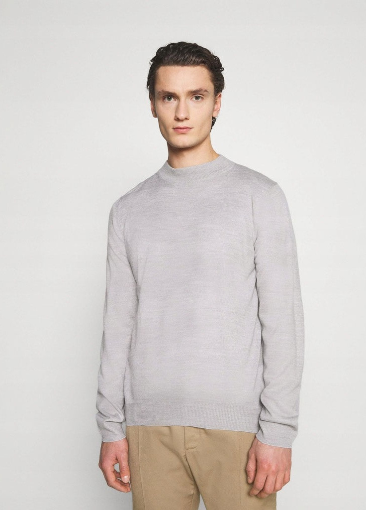 Серый свитер Newport
