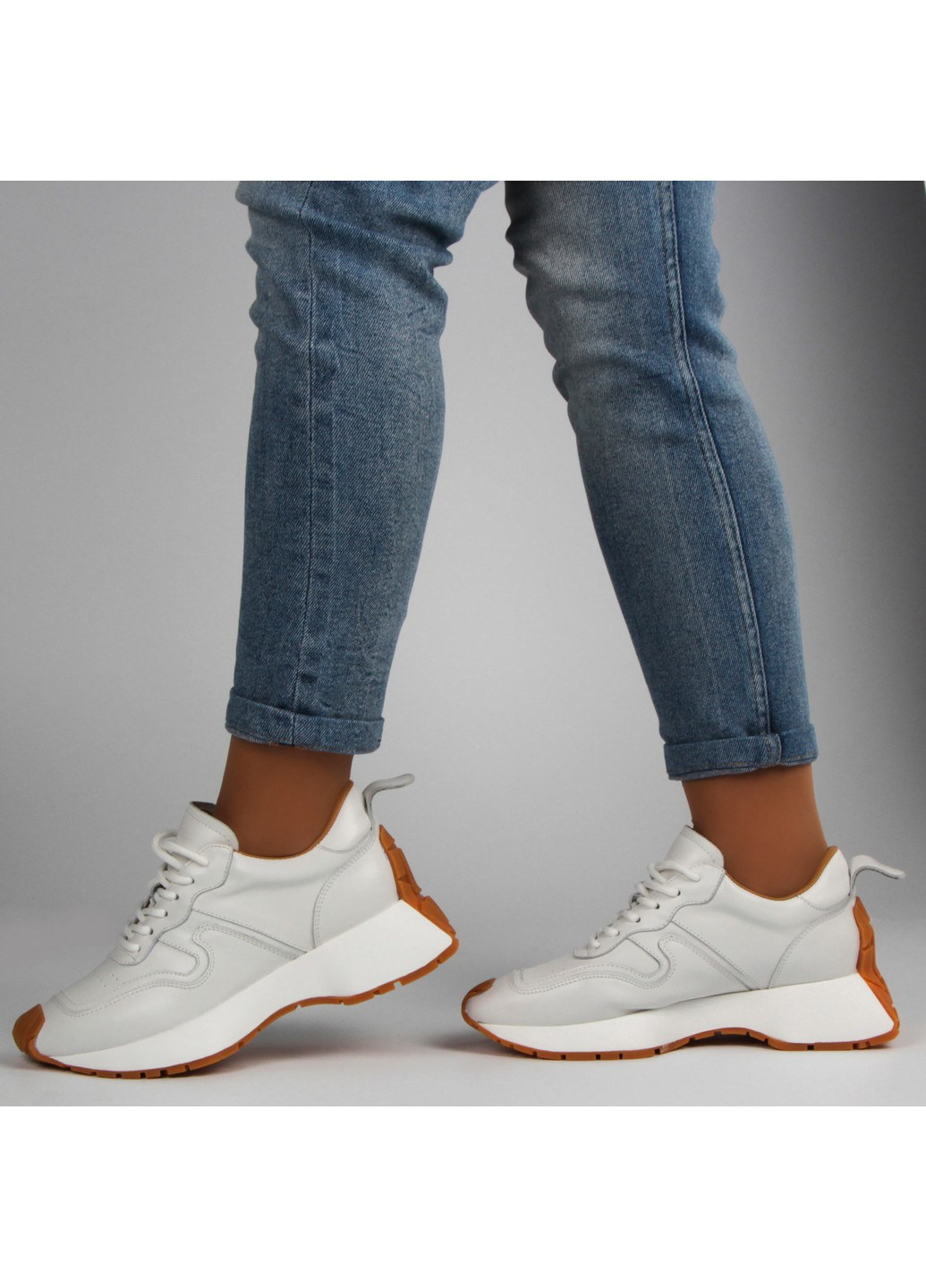 Белые демисезонные женские кроссовки 198082 Buts