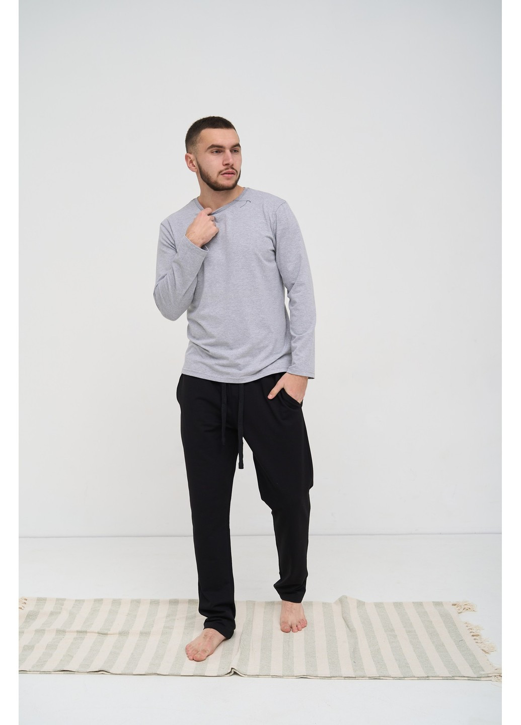 Пижама мужская COTTON BASIC лонгслив серый + штаны прямые черные Handy Wear (275793050)