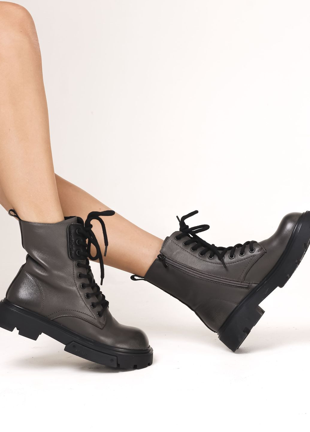 Осенние ботинки деми антрацит кожаные Berkonty