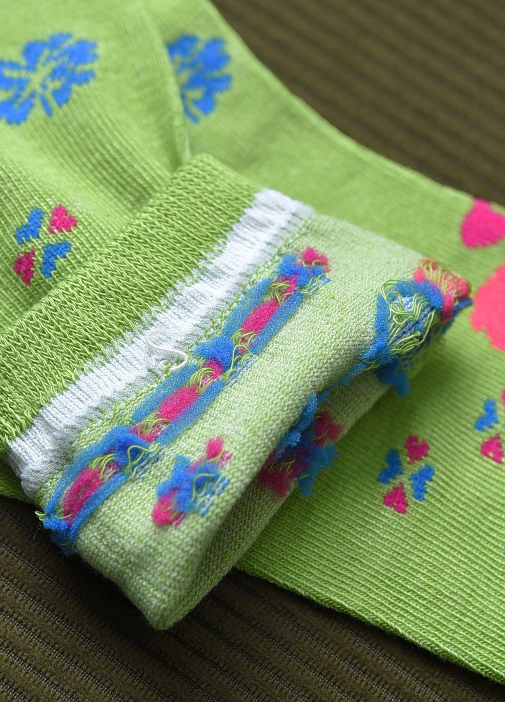 Носки для девочки зеленого цвета с рисунком Let's Shop (269387500)
