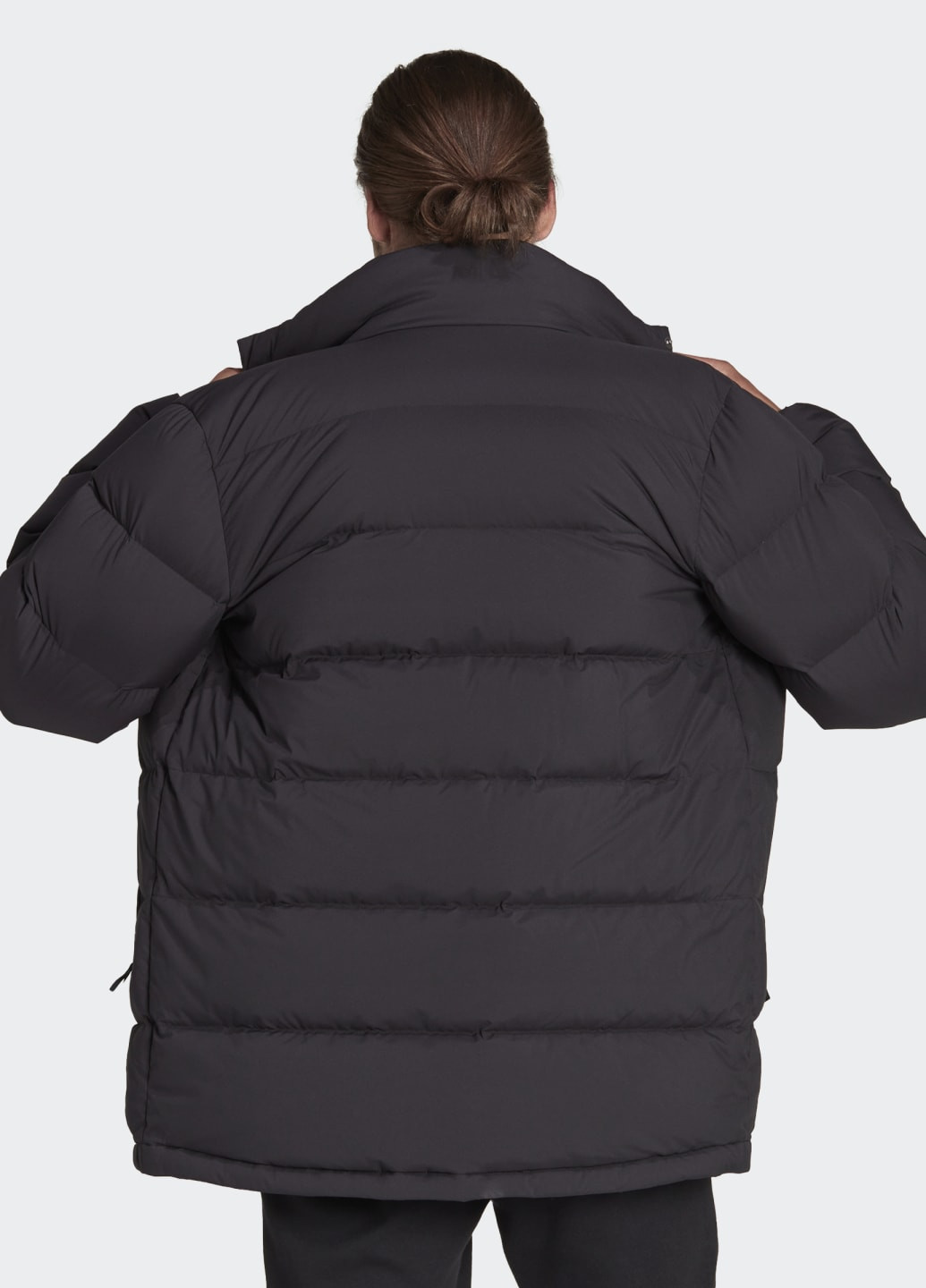 Черная демисезонная куртка helionic mid-length adidas