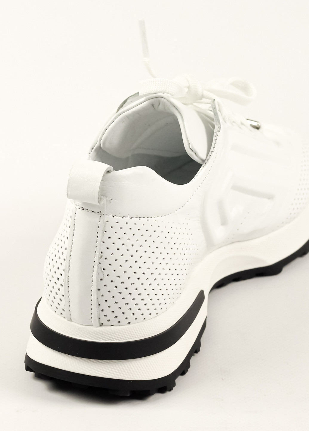 Білі всесезонні кросівки перфоровані білі шкіра Evromoda
