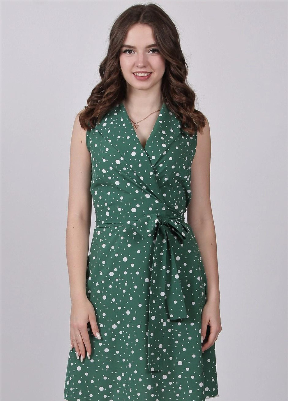 Зеленое кэжуал платье женское 119 горох белый софт зеленое Актуаль