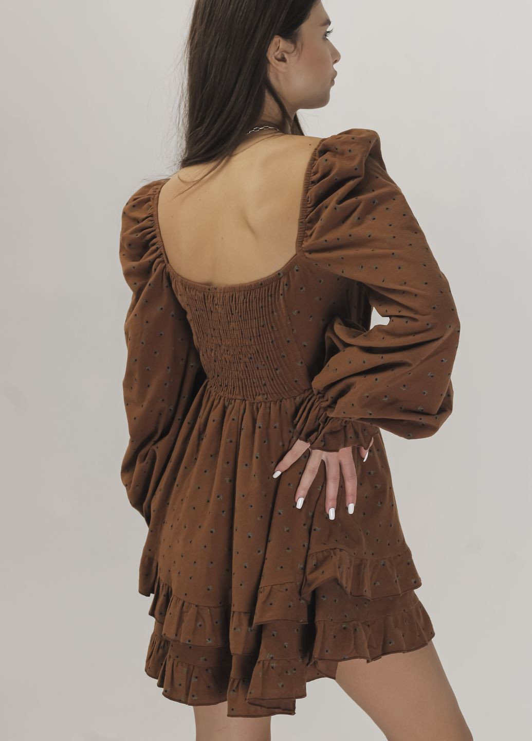 Темно-коричнева кежуал сукня з рукавами воланами темно-коричневий BOCHAROVA