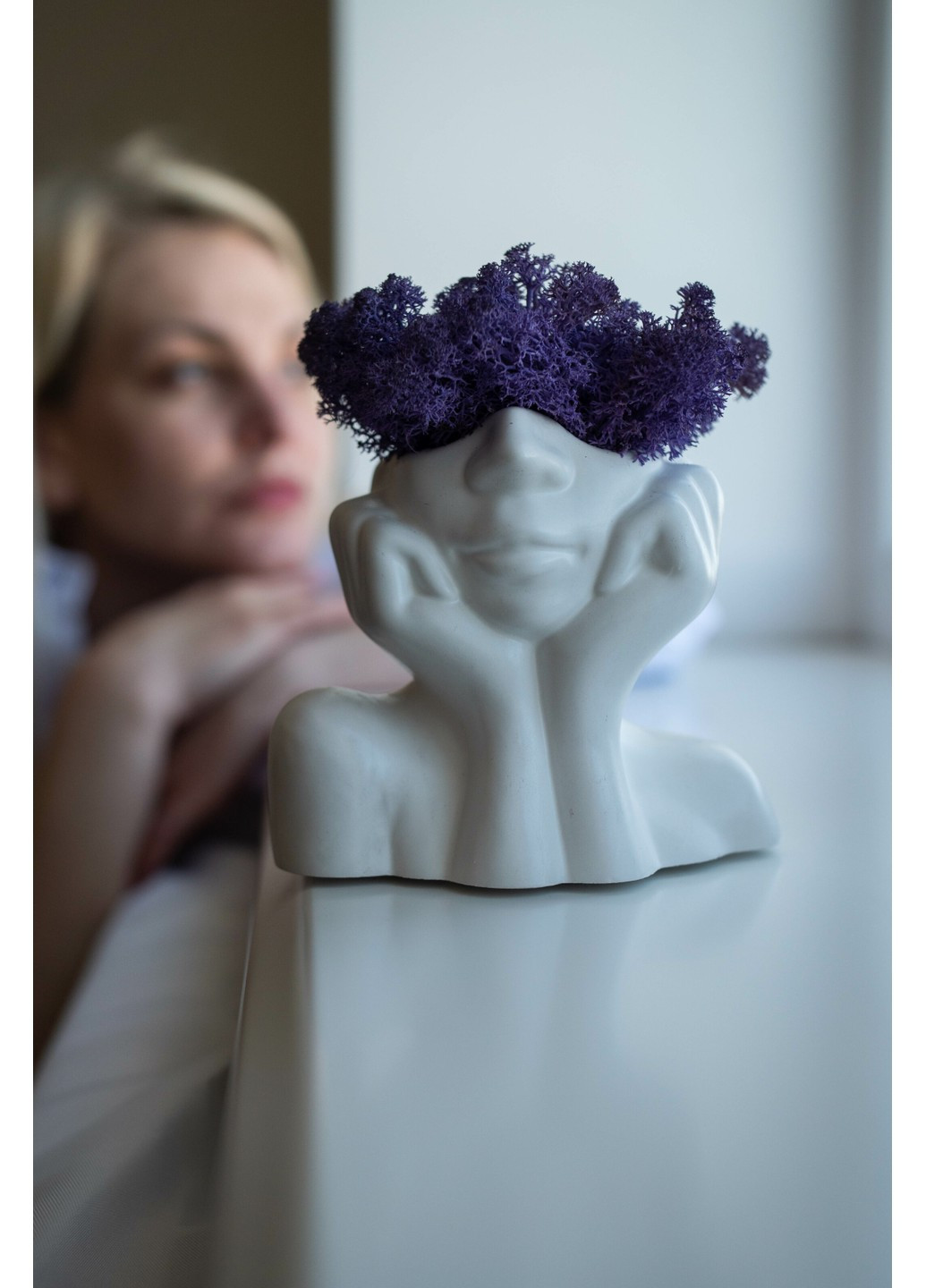 Декоративне кашпо Леді білосніжна з фіолетовим мохом Trensi (258330538)