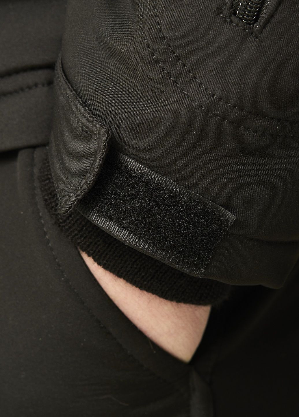 Черная зимняя мужская зимняя куртка черная UKM