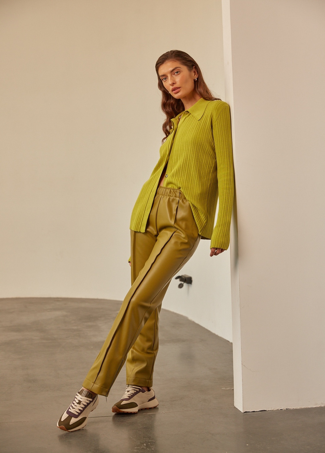 Штани з штучної шкіри на резинці Kohai (264295957)