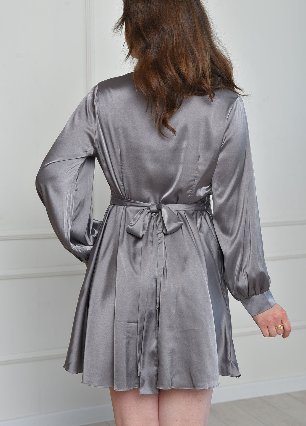 Сіра вечірня сукня жіноча атласна сірого кольору Let's Shop однотонна