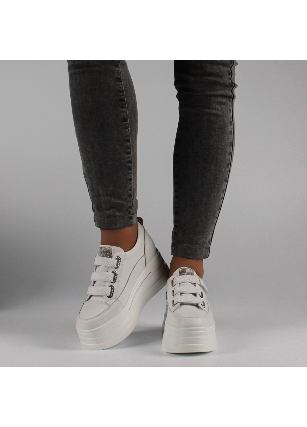 Белые демисезонные женские кроссовки 198921 Buts