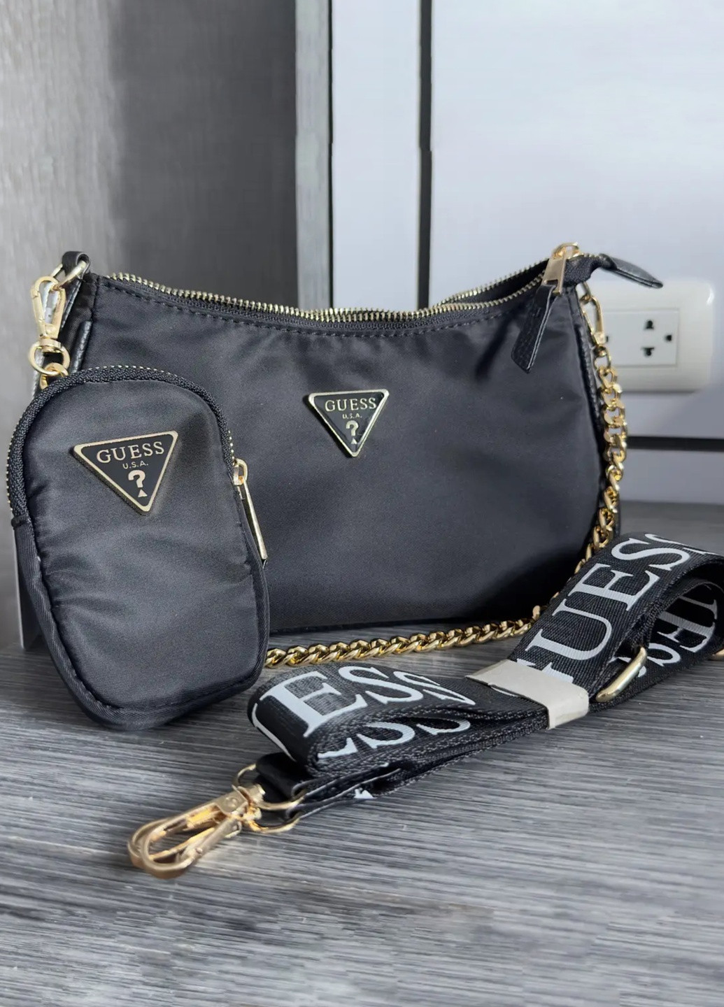 Жіноча сумка хобо багет крос-боді з гаманцем чорна Guess (257876189)