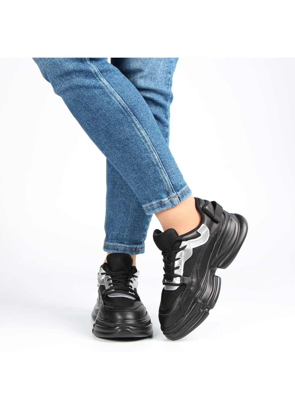 Черные демисезонные женские кроссовки 197053 Lifexpert