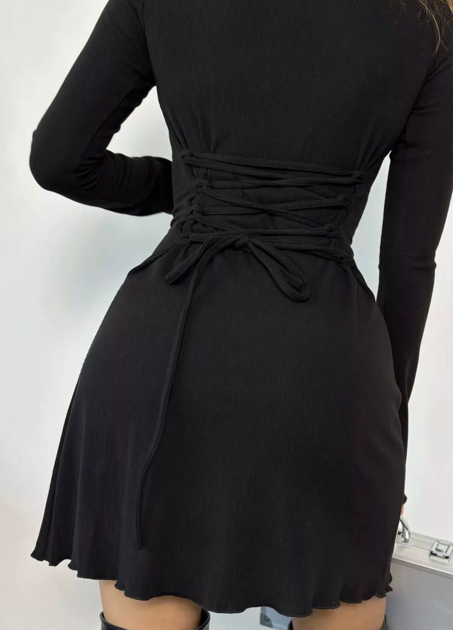 Чорна красива коротка сукня зі шнурівкою на спині, сукня з довгим рукавом та відкритою зоною декольте No Brand