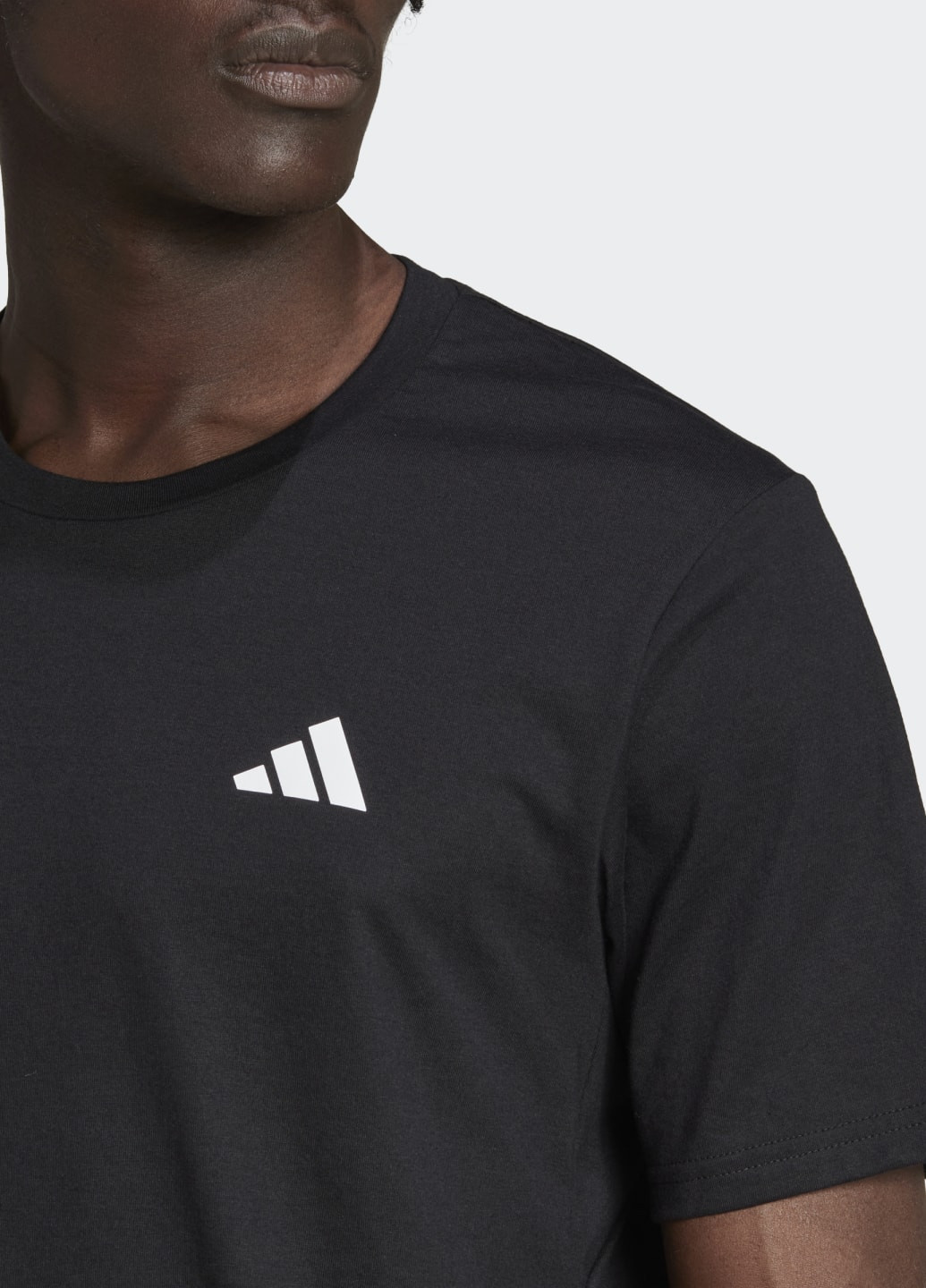Чорна футболка для тренувань train essentials feelready adidas