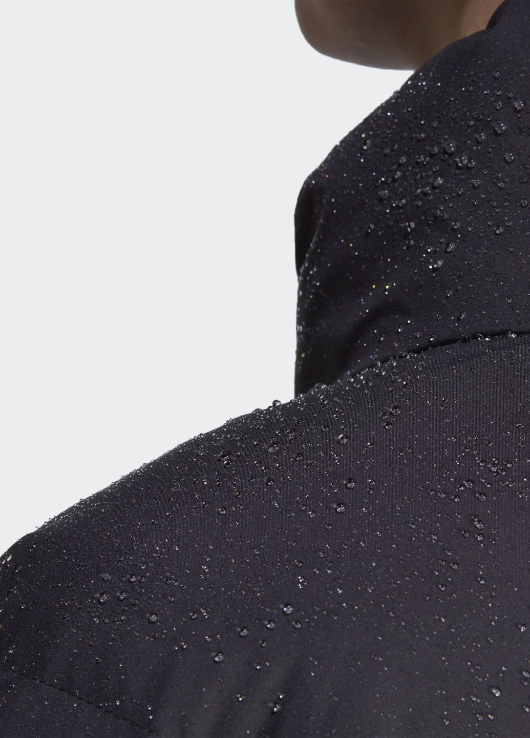 Чорна демісезонна куртка helionic relaxed adidas
