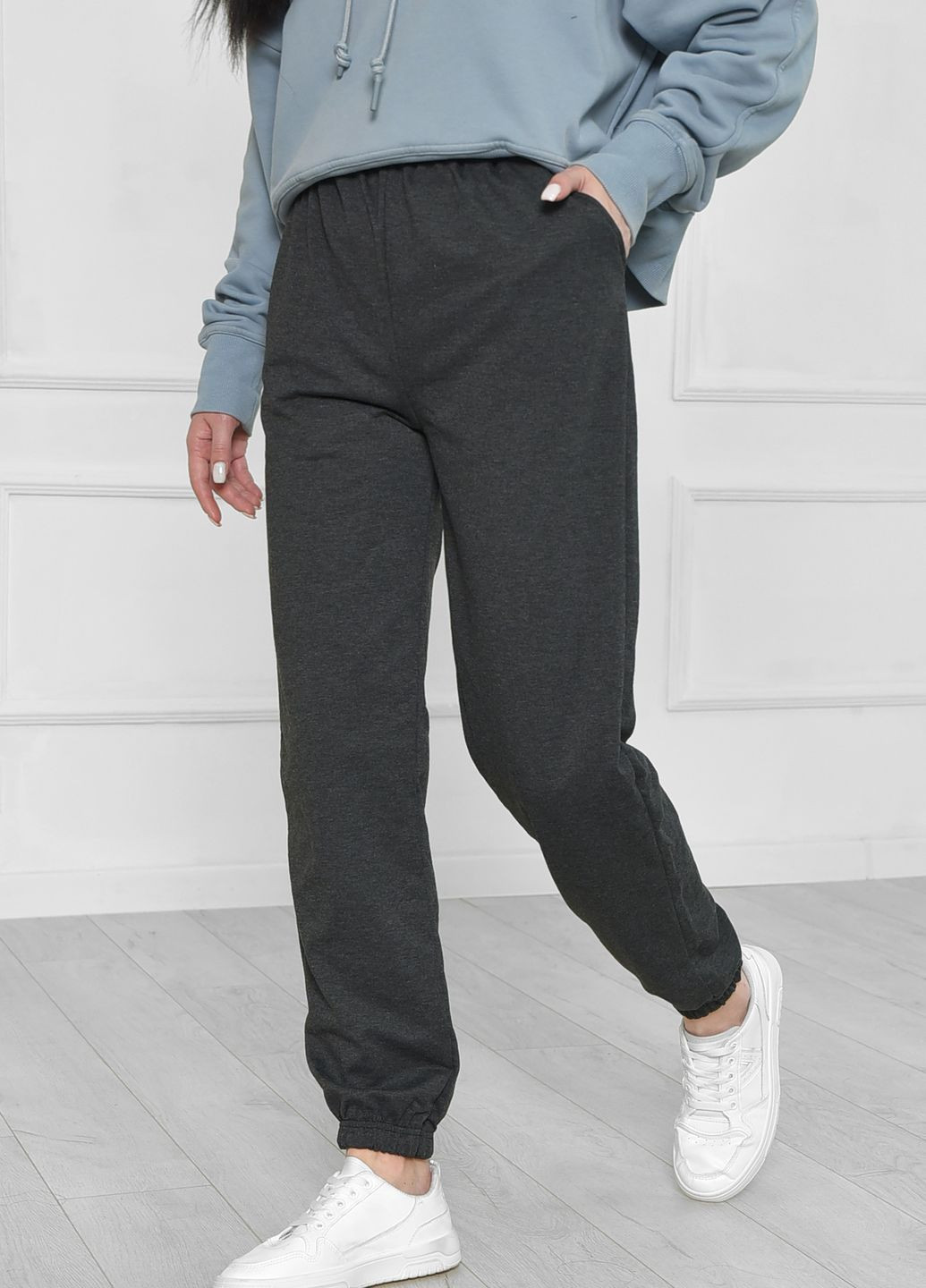 Спортивні штани жіночі темно-сірого кольору Let's Shop (266901181)