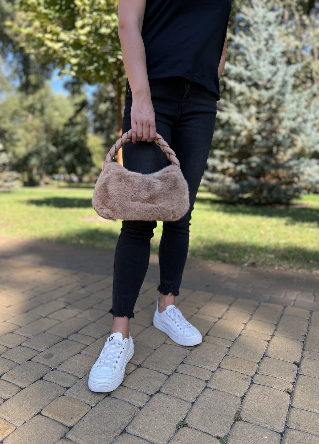 Женская сумка Fur бежевая No Brand (264835972)