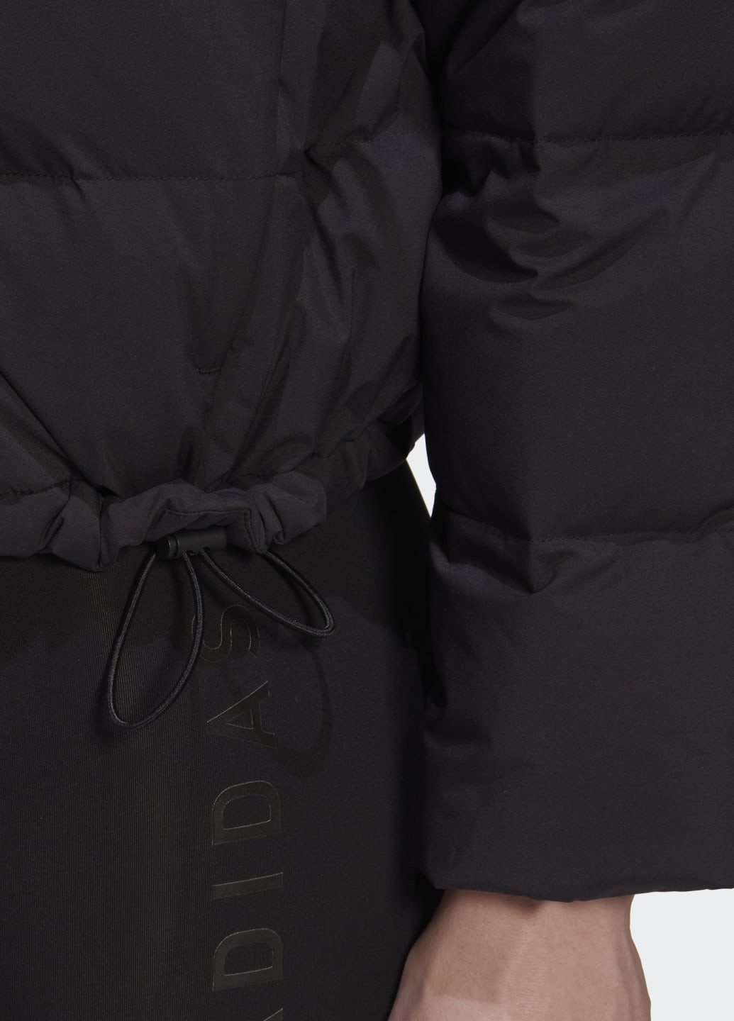 Черная демисезонная куртка helionic relaxed adidas
