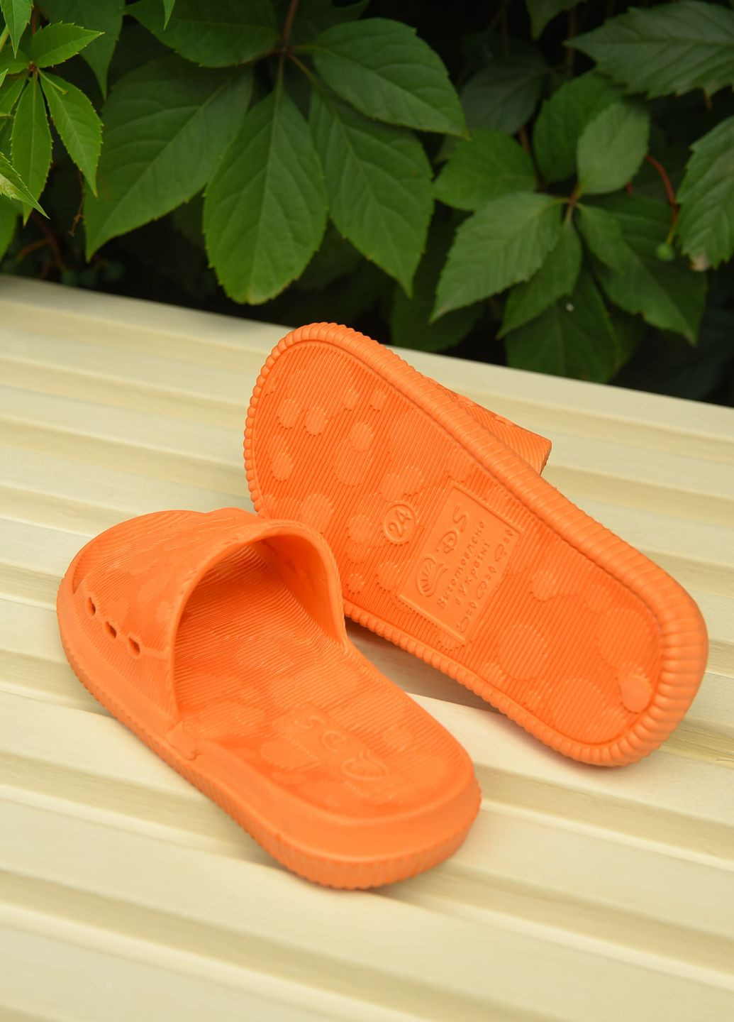 Оранжевые пляжные шлепки детские девочка пена оранжевого цвета Let's Shop