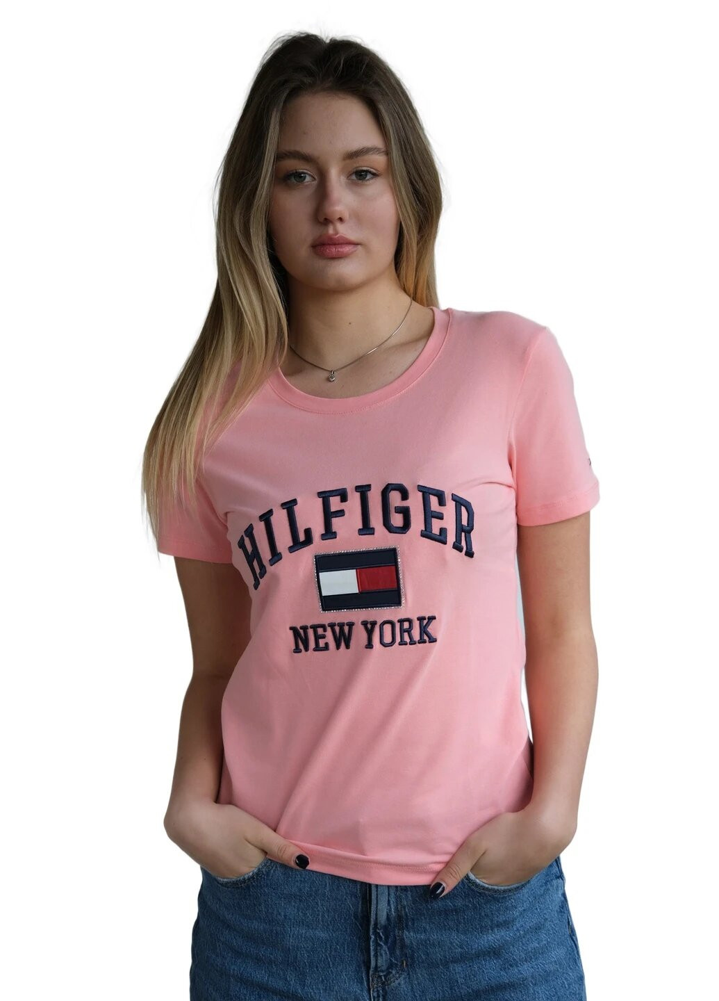 ▻ Персиковая Женская футболка с коротким рукавом Tommy Hilfiger с надписью  • [1299] грн ▷ купить в 𝗞𝗮𝘀𝘁𝗮 ✓ Киев, Украина (258661475)