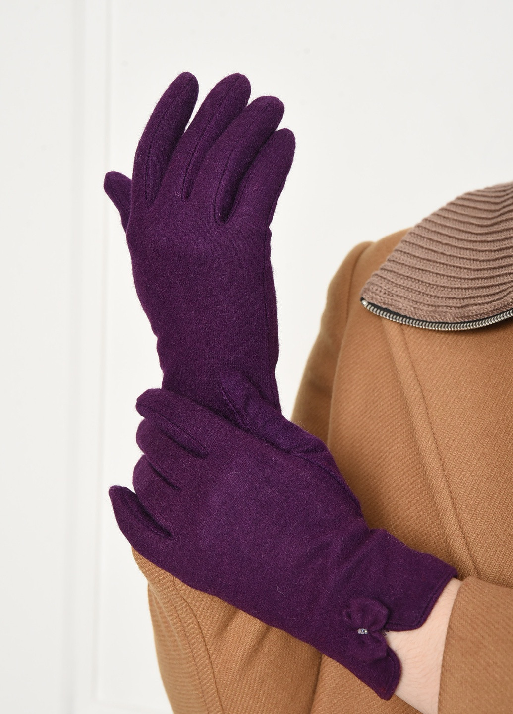 Перчатки женские текстильные фиолетового цвета Let's Shop (256699566)