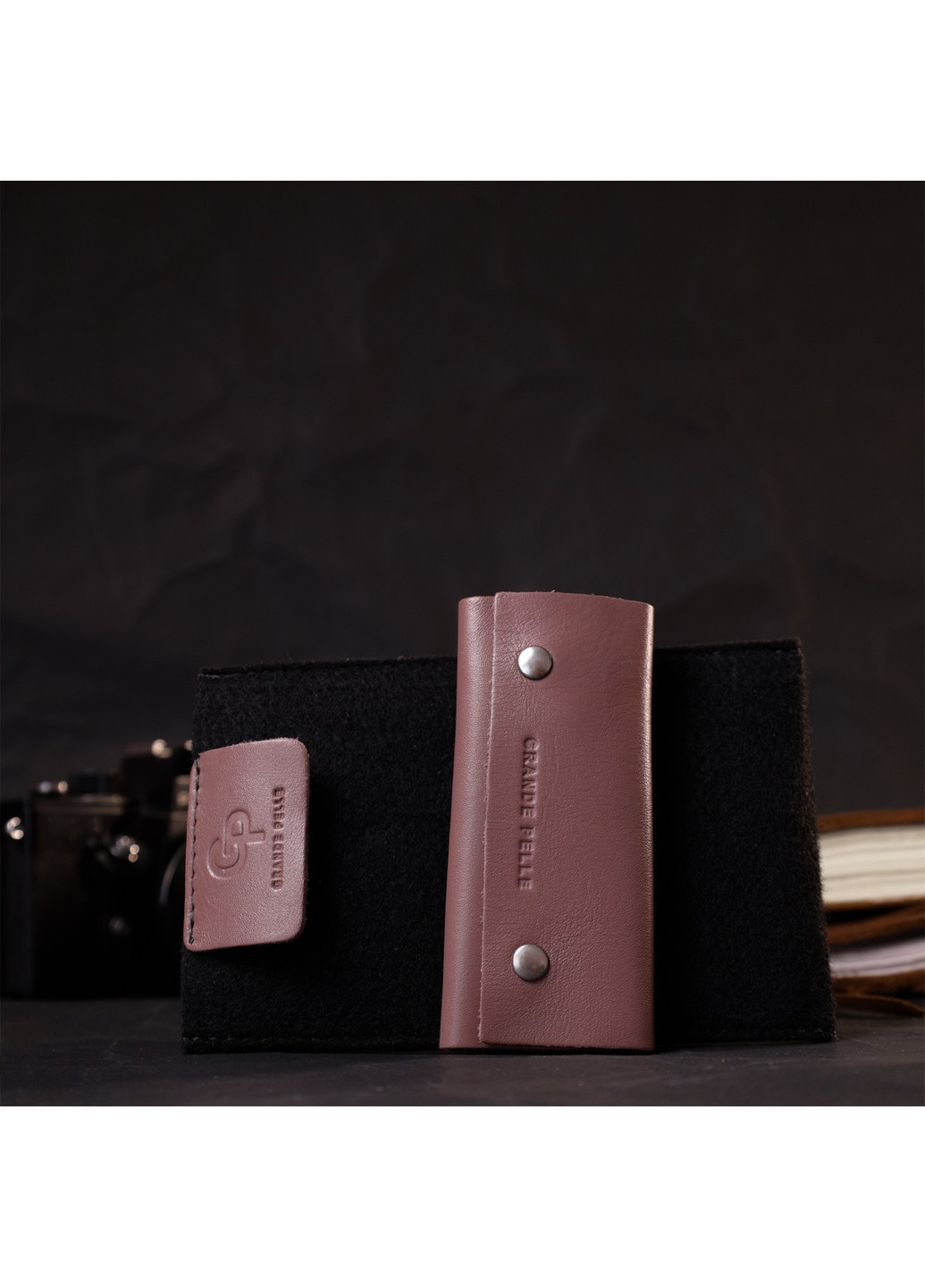 Очаровательная женская кожаная ключница на кнопках 11641 Пудровый Grande Pelle (267507194)